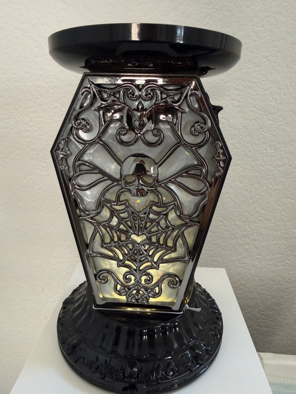 Bath & Body Works Coffin 3-Wick Candle Holder Halloween 2025 - Picture 5 of 6